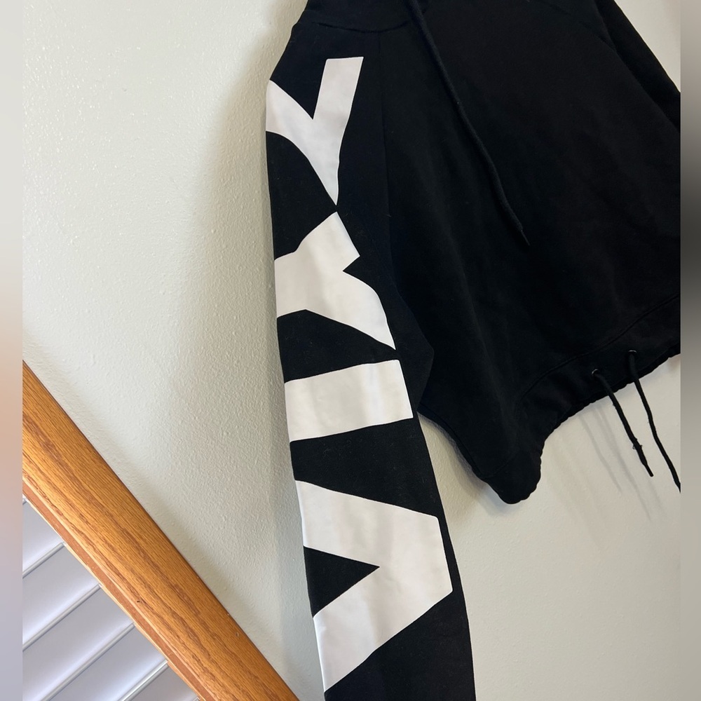 ZYIA Active Cropped Tie Hoodie - Picture 4 of 11